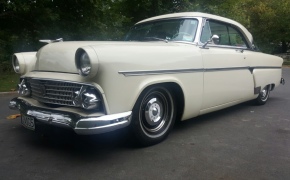Ford Victoria-